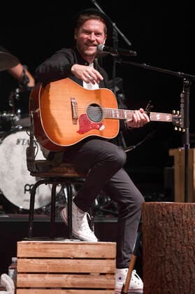 Johannes Oerding live as part of the concert series Back on Stage at the Gilde Parkbühne Hannover, 20 08 2021 Foto:xC.xNiehausx xFuturexImage