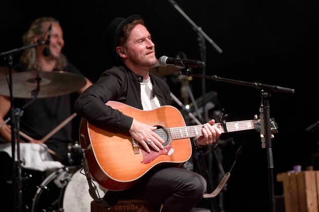 Johannes Oerding live as part of the concert series Back on Stage at the Gilde Parkbühne Hannover, 20 08 2021 Foto:xC.xNiehausx xFuturexImage
