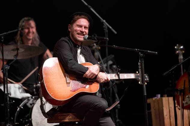 Johannes Oerding live as part of the concert series Back on Stage at the Gilde Parkbühne Hannover, 20 08 2021 Foto:xC.xNiehausx xFuturexImage