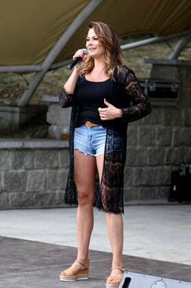 Nicci Schubert live at the Arnsdorf village festival 2021 Arnsdorf, 22 08 2021 Foto:xM.xWehnertx xFuturexImage