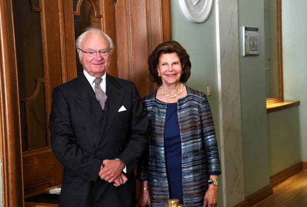 King Carl Gustaf , Queen Silvia and the Speaker of the Riksdag, Andreas Norlén, at the unveiling of H M The King s portrait medallion in the Riksdag building in Stockholm, Sweden, on August 23, 2021 STOCKHOLM Sweden x10080x,  Copyright: xFredrikxSandberg TTx SWEDEN KING S PORTRAIT MEDALLION