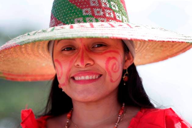IMAGO Cultures of the world, Wayuu Volk in Kolumbien A photograph dated on 13 August 2021, shows a Wayuu indigenous woman at the Jepimana community in the rural area of Maicao, Colombia, issued on 23 August 2021. When COVID-19 was already beginning to hit Colombia, an old woman from Alta Guajira dreamed that the virus was going to reach indigenous communities and that it was going to kill many people. It was then that the Wayuu people began to protect themselves, mixing their medicine and more orthodox norms. EFE Carlos Ortega Wayus indigenous people stand up to covid-19 with plants and masks !ACHTUNG: NUR REDAKTIONELLE NUTZUNG!  Copyright: xCarlosxOrtegax AME441 20210823-f0d919995cd769ae0dc0034e196002ae4fcc86c3