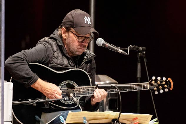Al Di Meola live at a concert of his Across the Universe Tour as part of the Jazztage Dresden 2021 at the Parktheater im Großen Garten Dresden, 23 08 2021 Foto:xM.xWehnertx xFuturexImage