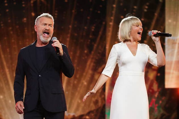 SOCHI, RUSSIA â€“ AUGUST 24, 2021: Singers Leonid Agutin and Anzhelika Varum perform at a concert as part of the New Wave 2021 International Contest for Young Pop Singers. Vyacheslav Prokofyev TASS  TS10DA2D
