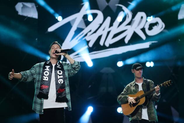 SOCHI, RUSSIA - AUGUST 25, 2021: The Dabro duo (Ivan Zasidkevich and Mikhail Zasidkevich) perform in a gala concert on the closing day of the 2021 New Wave Song Contest, an international competition for young pop music performers. Eleven singers representing nine countries took part in the contest, which ran from 19 to 25 August. Vyacheslav Prokofyev TASS  TS10DCB2