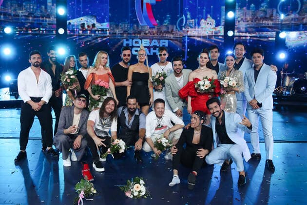 SOCHI, RUSSIA - AUGUST 25, 2021: Contestants pose for a group photograph on the closing day of the 2021 New Wave Song Contest, an international competition for young pop music performers. Eleven singers representing nine countries took part in the contest, which ran from 19 to 25 August. Sixth right standing: the winner, Armenian singer Saro. Third right standing: first runner-up, Bulgarian singer Denitsa Karaslavova. Second left standing: second runner-up, Spanish singer Jorge Gonzalez. Vyacheslav Prokofyev TASS  TS10DCB9