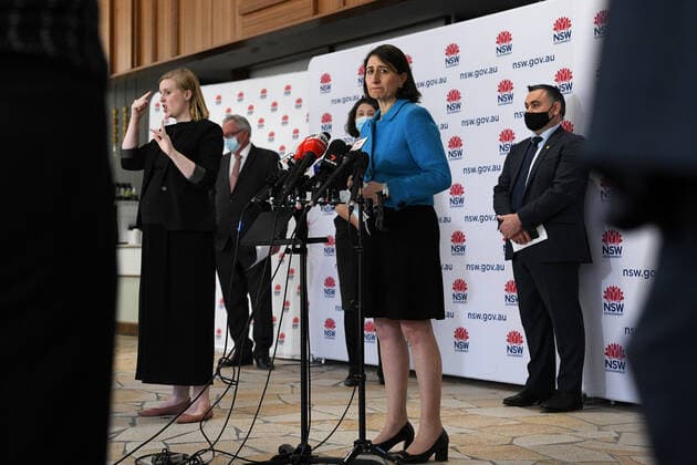 GLADYS BEREJIKLIAN COVID19 PRESSER, NSW Premier Gladys Berejiklian (centre) speaks to the media during a press conference to provide a COVID-19 update, in Sydney, Thursday, August 26, 2021. NSW recorded 1,029 new locally acquired cases of COVID-19 as the entire state continues in lockdown. ( NO ARCHIVING, EDITORIAL USE ONLY, NO USE IN BOOKS WITHOUT CONSENT SYDNEY NSW AUSTRALIA  Copyright: xBIANCAxDExMARCHIx 20210826001569811852