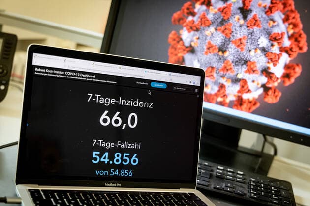 Coronavirus in Germany Covid 19 Dashboard of the Robert Koch Institute 26 08 2021 Robert Koch Institute 7 days Incidence 66.0 7 days Number of cases 54 856 COVID 19 cases 3 901 799 Addition of 12 626 compared to previous day COVID 19 deaths 92 082 Addition of 21 compared to previous day