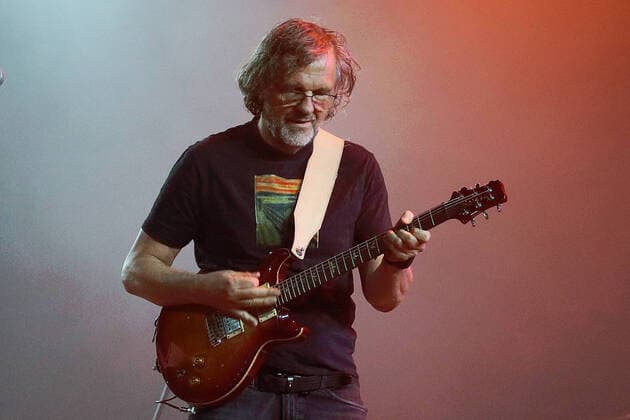 Bilder des Jahres 2021, Entertainment 08 August Entertainment Themen der Woche KW34 Entertainment Bilder des Tages MOSCOW, RUSSIA â€“ AUGUST 26, 2021: Serbian filmmaker and actor Emir Kusturica performs in a concert titled â€˜Maskarad Po ... Plyashemâ€™ Masquerade: Letâ€™s Dance at Music Media Dome. Vladimir Gerdo TASS  TS10DE09
