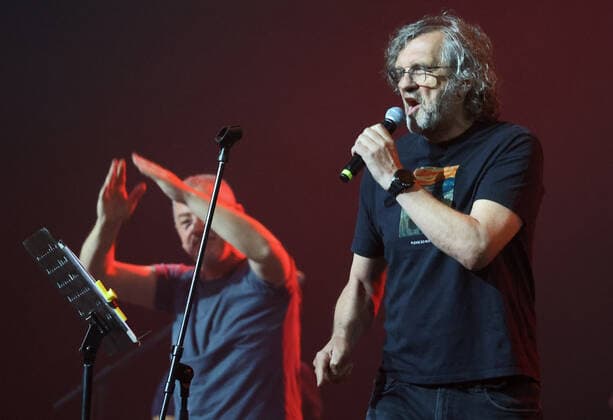 MOSCOW, RUSSIA â€“ AUGUST 26, 2021: Serbian filmmaker and actor Emir Kusturica (R) performs in a concert titled â€˜Maskarad Po ... Plyashemâ€™ Masquerade: Letâ€™s Dance at Music Media Dome. Vladimir Gerdo TASS  TS10DE0A