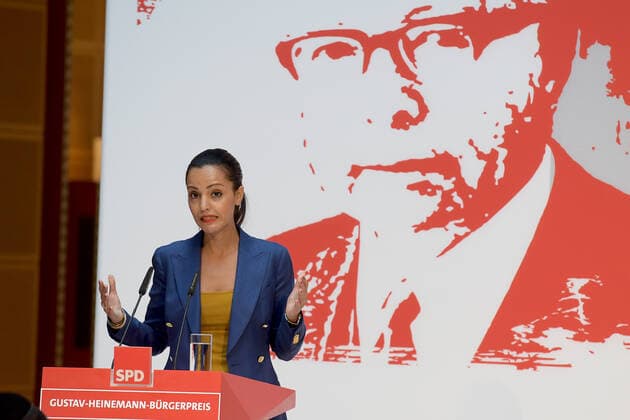 Gustav Heinemann Bürgerpreis 2021 Sawsan Mohammed Chebli gives her speech at the award ceremony of the Gustav Heinemann Bürgerpreis in the atrium of the Willy Brandt Haus in Berlin on 26 08 2021 Photopress Mueller
