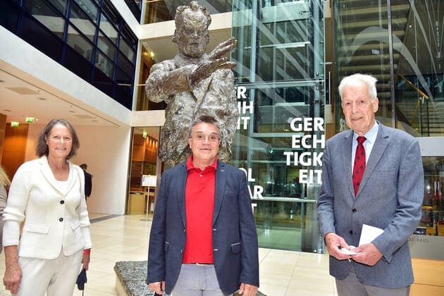 Gustav Heinemann Citizens Prize 2021 Christina Rau, Peter Conrad, Henning Scherf Presentation of the Gustav Heinemann Citizens Prize in the Atrium of the Willy Brandt Haus in Berlin on 26 08 2021 Photopress Mueller