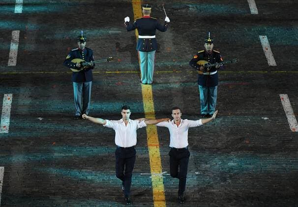 Russia Military Music Festival Rehearsal 6634082 26.08.2021 Members of the Army Band of the Hellenic Army Supreme Military Support Command Theseus perform during a rehearsal for the Spasskaya Tower International Military Music Festival in Red Square in Moscow, Russia. Vladimir Pesnya Sputnik Moscow Russia  Copyright: xVladimirxPesnyax