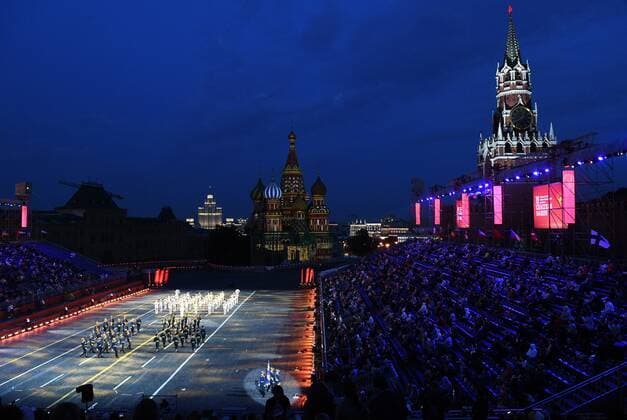 Russia Military Music Festival 6635161 27.08.2021 Members of the Honor Guard of the Presidential Regiment of Russia perform during the opening ceremony of the Spasskaya Tower International Military Music Festival at the Red Square, in Moscow, Russia. Vladimir Vyatkin Sputnik Moscow Russia  Copyright: xVladimirxVyatkinx
