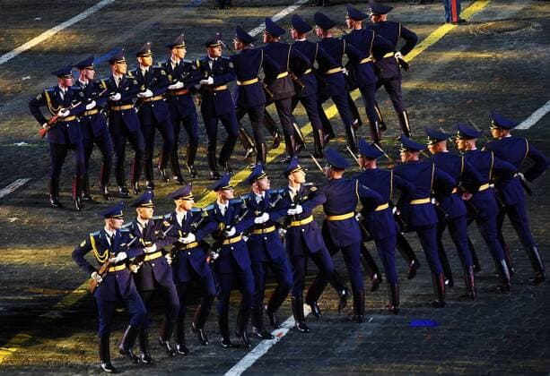 Russia Military Music Festival 6635338 27.08.2021 Members of the Honor Guard of the Belarusian Armed Forces perform during the opening ceremony of the Spasskaya Tower International Military Music Festival at the Red Square, in Moscow, Russia. Vladimir Vyatkin Sputnik Moscow Russia  Copyright: xVladimirxVyatkinx