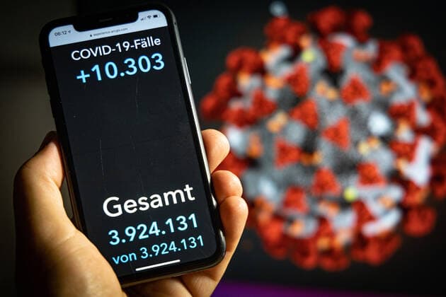 Coronavirus in Germany Covid 19 Dashboard of the Robert Koch Institute 28 08 2021 Robert Koch Institute 7 days incidence 72.1 7 days number of cases 59 990 COVID 19 cases 3 924 131 Addition of 10 303 compared to the previous day COVID 19 deaths 92 118 Addition of 22 compared to the previous day