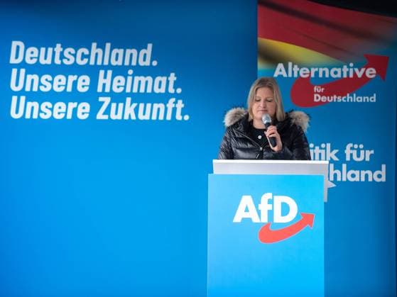 Katrin Ebner- Steiner bei der AfD- Kundgebung anlässlich der Bundestagswahl am 26.09. 2021 in Memmingen Allgäu am 28.08.2021. *** Katrin Ebner Steiner at the AfD rally on the occasion of the federal election on 26 09 2021 in Memmingen Allgäu on 28 08 2021