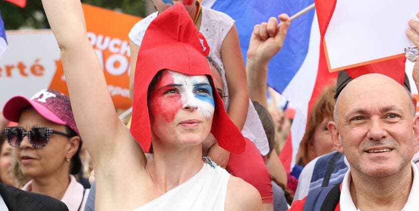 News Bilder des Tages Manifestation Anti pass sanitaire a Paris NEWS: Manifestation Anti pass sanitaire - Paris -29 08 2021 JonathanRebboah Panoramic  PESRK24022012