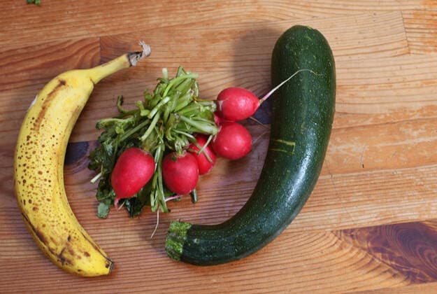Banana,radish and cucumber, symbol photo red yellow green, traffic light coalition, federal election 2021 photo Winfried Rothermel