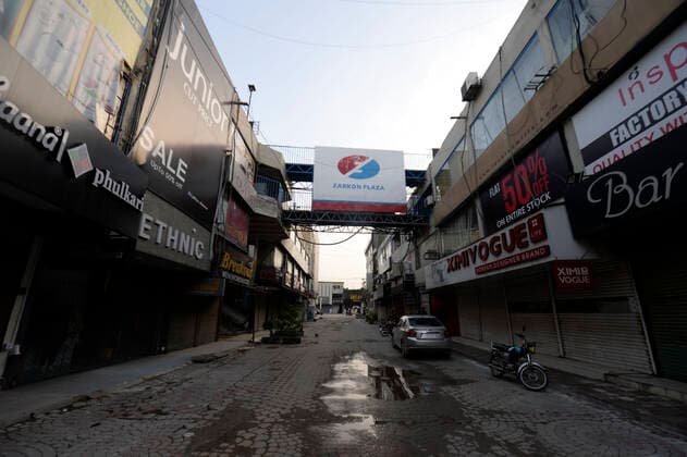 (210830) -- RAWALPINDI, Aug. 30, 2021 -- Photo taken on Aug. 29, 2021 shows a closed market during COVID-19 restrictions in Rawalpindi of Pakistan s Punjab Province. Pakistan on Sunday extended restrictions to 27 cities from the earlier 13 cities to control the serious fourth wave of COVID-19 in the country, the National Command and Operation Center (NCOC) said on Sunday. ) PAKISTAN-RAWALPINDI-COVID-19-RESTRICTION AhmadxKamal 