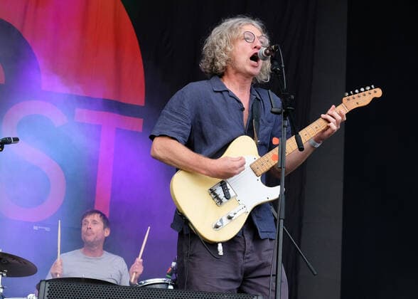 August 29, 2021, Portsmouth, Hampshire, United Kingdom: John Timothy Powers, lead vocalist and guitarist with English indie alternative rock band Cast playing live on stage at Victorious Festival Portsmouth United Kingdom - ZUMAs197 20210829_zaa_s197_353 Copyright: xDawnxFletcher-Parkx