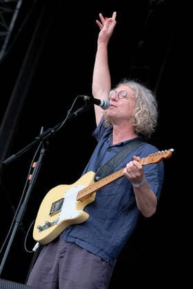August 29, 2021, Portsmouth, Hampshire, United Kingdom: John Timothy Powers, lead vocalist and guitarist with English Indie alternative rock band Cast performs live on stage at Victorious Festival. Portsmouth United Kingdom - ZUMAs197 20210829_zaa_s197_357 Copyright: xDawnxFletcher-Parkx