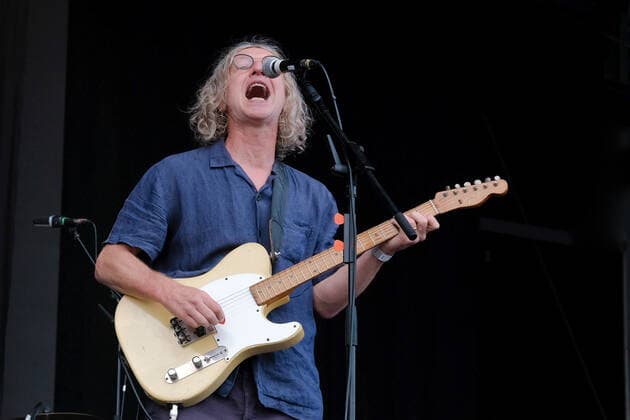 August 29, 2021, Portsmouth, Hampshire, United Kingdom: John Timothy Powers, lead vocalist and guitarist with English Indie alternative rock band Cast performs live on stage at Victorious Festival. Portsmouth United Kingdom - ZUMAs197 20210829_zaa_s197_362 Copyright: xDawnxFletcher-Parkx