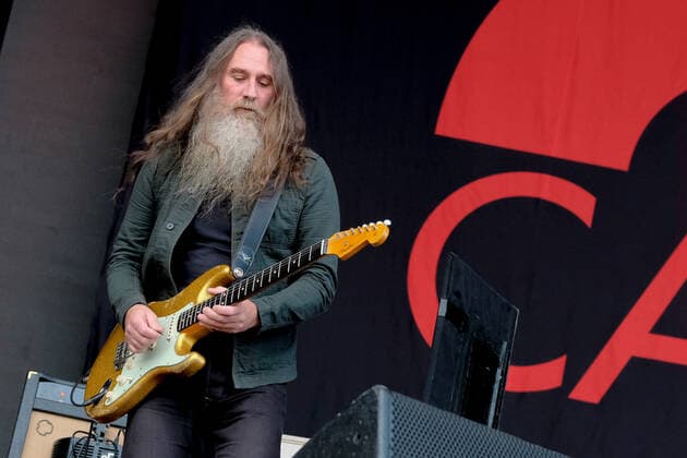 August 29, 2021, Portsmouth, Hampshire, United Kingdom: Liam Sean Skin Tyson, lead guitarist with English Indie alternative rock band Cast performs live on stage at Victorious Festival in Portsmouth. Portsmouth United Kingdom - ZUMAs197 20210829_zaa_s197_368 Copyright: xDawnxFletcher-Parkx