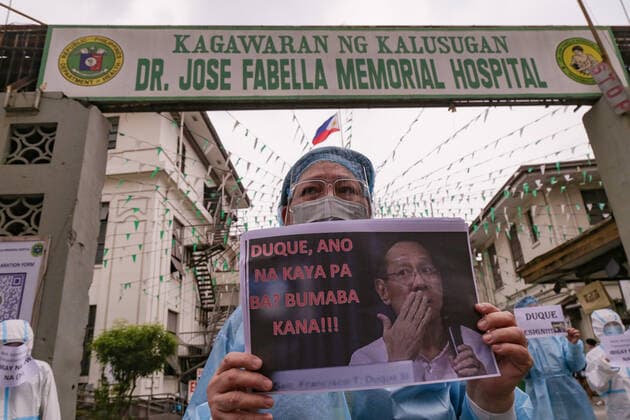 Coronavirus auf den Philippinen, Protest von Pflegepersonal gegen Präsident Duterte in Manila Health Workers Protest Outside Hospitals In Manila Health workers stage a noise barrage protest outside the Dr. Jose Fabella Memorial Hospital in Manila, Philippines on August 31, 2021. The group slammed the Department of Health and called for the resignation of its Secretary, Dr. Francisco Duque III for their alleged non-release of hospital workers™ benefits and special risk allowance as they continue to battle the COVID19 pandemic. Manila Philippines calvelo-notitle210831_npTth  Copyright: xGeorgexCalvelox