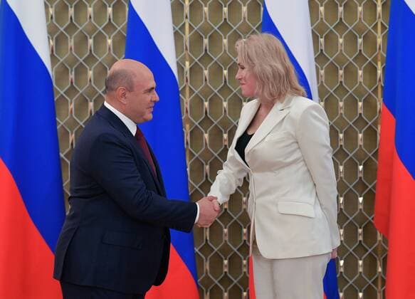 Russland, Verleihung des Staatspreis f?r Kultur in Moskau Russia Mishustin Culture Award 6638457 31.08.2021 Russian Prime Minister Mikhail Mishustin and actress Maria Shukshina attend the Governmental Prize for a culture award ceremony in Moscow, Russia. Alexander Astafyev Sputnik Moscow Russia  Copyright: xAlexanderxAstafyevx