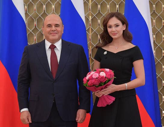 Russland, Verleihung des Staatspreis f?r Kultur in Moskau Russia Mishustin Culture Award 6638460 31.08.2021 Russian Prime Minister Mikhail Mishustin and soprano Aida Garifullina attend the Governmental Prize for a culture award ceremony in Moscow, Russia. Alexander Astafyev Sputnik Moscow Russia  Copyright: xAlexanderxAstafyevx
