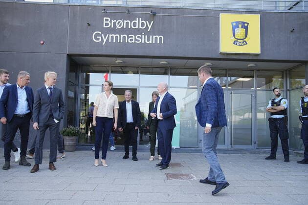 The Prime Minister Mette Frederiksen and Director of the National Board of Health Soeren Brostroem will visit the emergency vaccination team at Broendby Gymnasium, Tuesday 31 August 2021,  Copyright: MartinxSylvestx COP105 spdk20210831-161337-L