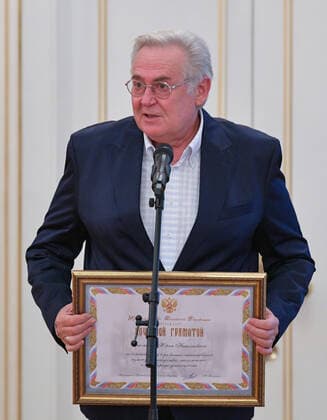Russland, Verleihung des Staatspreis fÃ¼r Kultur in Moskau MOSCOW, RUSSIA - AUGUST 31, 2021: Actor Yuri Stoyanov, awarded a certificate of merit, makes remarks at a ceremony to present creative professionals with Russian government awards. Alexander Astafyev POOL TASS  TS10E473