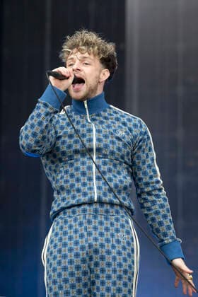 Tom Grennan performs on Main Stage West during day 2 of Reading Festival 2021 at Richfield Avenue in Reading, Berkshire. AUGUST 27th 2021  DFLx21486