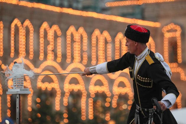 Russland, MilitÃ¤rmusik-Festival in Moskau MOSCOW, RUSSIA - AUGUST 31, 2021: A member of the Kremlin Equestrian School performs during the 2021 Spasskaya Tower Military Music Festival in Moscowâ€™s Red Square. Vladimir Gerdo TASS  TS10E4EF