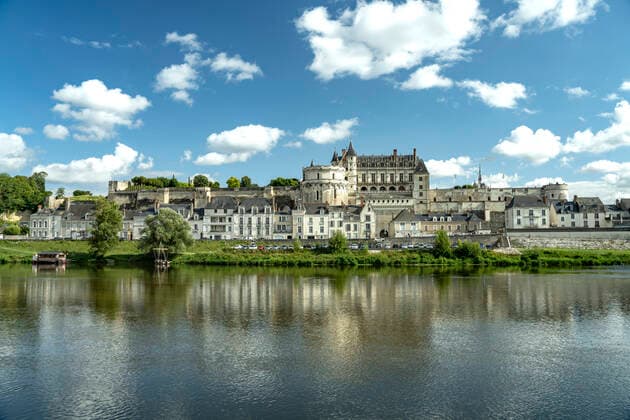 Schloss Amboise Die Loire und Schloss Amboise, Amboise, Frankreich The Château d Amboise and the river Loire, Amboise, Loire Valley, France *** Castle Amboise The Loire and Castle Amboise, Amboise, France The Château d Amboise and the river Loire, Amboise, Loire Valley, France