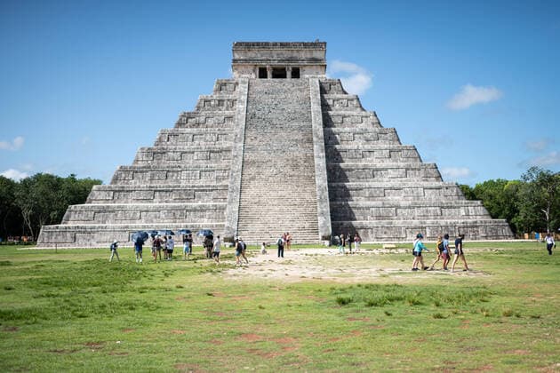 Tourism Recovers In Mexico Amid Surge In Covid-19 Cases Despite an ongoing global surge in new coronavirus cases due to the Delta variant, among other Covid-19 mutations, the tourism sector in Mexico recovered slightly in the late summer of 2021 as tourists and international visitors pursued travel following vaccination campaigns in their home countries. Above, tourists visit Mayan pyramids and ruins in Palenque, Yucatan, Mexico on 27 August, 2021. San Cristobal de las Casas, Palenque, Chichen Itza, Cancun Mexico cupolo-notitle210901_npvsB  Copyright: xDiegoxCupolox