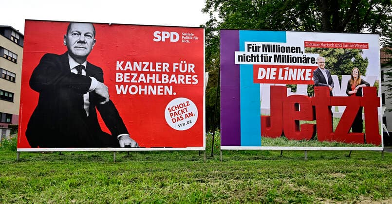 Federal election 2021, the parties advertise not only on the Internet or talk shows for votes of voters, but also with election posters of the major parties, CDU, SPD, FDP, The Greens, as here in the state of North Rhine-Westphalia NRW To see the top politicians Olaf Scholz, Armin Laschet, Christian Lindner, An
