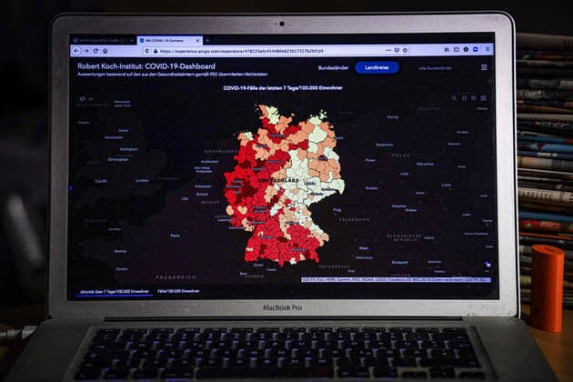 Coronavirus in Germany Covid 19 Dashboard of the Robert Koch Institute 02 09 2021 Robert Koch Institute 7 days Incidence 76.9 7 days Number of cases 63 942 COVID 19 cases 3 970 102 Addition of 13 715 compared to the previous day COVID 19 deaths 92 256 Addition of 33 compared to the previous day