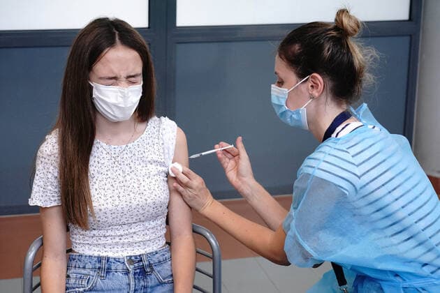 Coronavirus in Frankreich, Impfungen in einer Schule in Nizza Lancement de la vaccination dans les etablissements scolaires au lycee Guillaume Apollinaire a Nice NEWS : Lancement de la vaccination dans les etablissements scolaires a Nice - Nice - 02 09 2021 NorbertScanella PanoramiC 