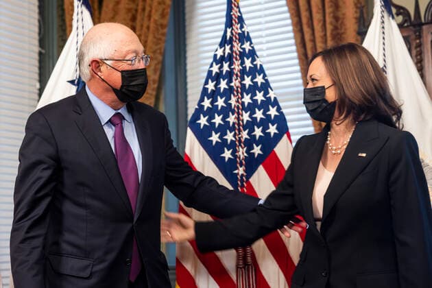 September 2, 2021, Washington, District of Columbia, USA: US Vice President Kamala Harris (R) congratulates Ken Salazar (L) after his ceremonially swearing in as the US Ambassador to Mexico in the Vice President™s office in the Eisenhower Executive Office Building in Washington, DC, USA, 02 September 2021 Washington USA - ZUMAs152 20210902_zaa_s152_013 Copyright: xJimxLoScalzox-xPoolxviaxCNPx