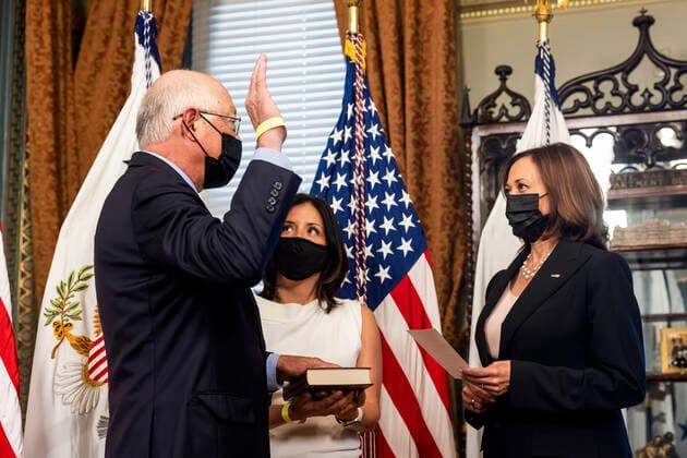 September 2, 2021, Washington, District of Columbia, USA: US Vice President Kamala Harris ceremonially swears-in Ken Salazar as the US Ambassador to Mexico in the Vice President™s office in the Eisenhower Executive Office Building in Washington, DC, USA, 02 September 2021. Stephanie Valencia, former press secretary to Ambassador Salazar, center, holds a Bible Washington USA - ZUMAs152 20210902_zaa_s152_018 Copyright: xJimxLoScalzox-xPoolxviaxCNPx