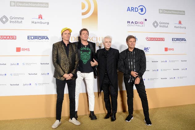 Hamburg the 02 09 2021 John Taylor, Simon Le Bon, Nick Rhodes and Roger Taylor v li of the British band Duran Duran at the award ceremony German Radio Award 2021 in Hamburg on the golden carpet The festive gala took place under corona conditions at the Schuppen 52 in Hamburg harbour Golden carpet at the award ceremony German Radio Aw