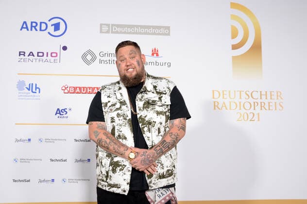Hamburg the 02 09 2021 Rory Charles Graham aka Rag n Bone Man at the German Radio Award 2021 ceremony in Hamburg on the golden carpet The festive gala took place under corona conditions at Schuppen 52 in Hamburg harbour Golden carpet at the German Radio Award 2021 ceremony in Hamburg, Hamburg harbour Hamburg Germany Schuppen 52