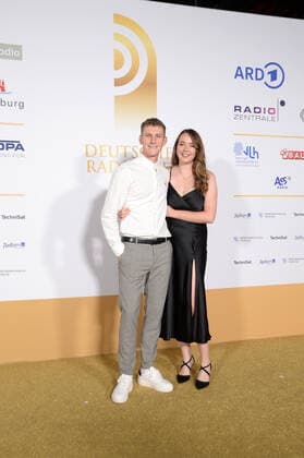 Hamburg the 02 09 2021 Nathan Evans with his wife Holly Evans at the award ceremony German Radio Award 2021 in Hamburg on the golden carpet The festive gala took place under corona conditions at the Schuppen 52 in Hamburg harbour Golden carpet at the award ceremony German Radio Award 2021 in Hamburg, Hamburg harbour Hamburg Germany Schuppen 52
