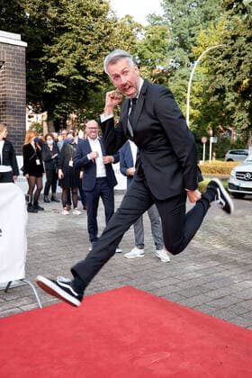 Verleihung des 57. Grimme-Preises im Theater Marl Sebastian Pufpaff auf dem roten Teppich bei der Verleihung des 57. Grimme-Preises im Theater Marl. *** 57 Grimme Award ceremony at Marl Theatre Sebastian Pufpaff on the red carpet at the 57 Grimme Award ceremony at Marl Theatre Copyright: xEventpressxGolejewskix