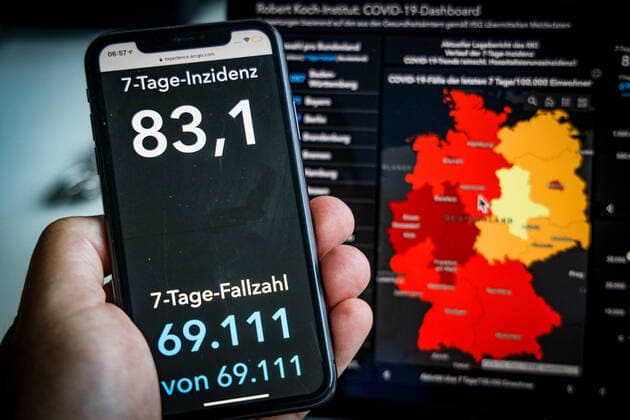 Coronavirus in Germany Covid 19 Dashboard of the Robert Koch Institute 05 09 2021 Robert Koch Institute 7 days Incidence 83.1 7 days Number of cases 69 111 COVID 19 cases 4 005 641 Addition of 10 453 compared to the previous day COVID 19 deaths 92 346 Addition of 21 compared to the previous day