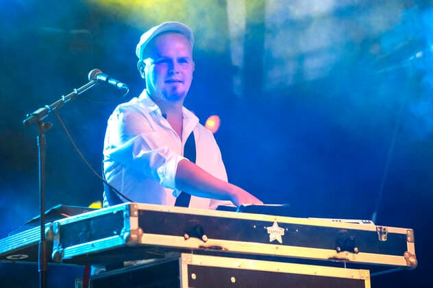 Thomas Gwosdz of Kempes Finest live at the Üvverm Horizont concert at the OpenAir Port Festival 2021 at Cologne Bonn Airport Cologne, 04 09 2021 Foto:xR.xSchmiegeltx xFuturexImage