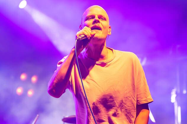 Oliver Niesen of Cat Ballou live at the Üvverm Horizont concert at the OpenAir Port Festival 2021 at Cologne Bonn Airport Cologne, 04 09 2021 Foto:xR.xSchmiegeltx xFuturexImage