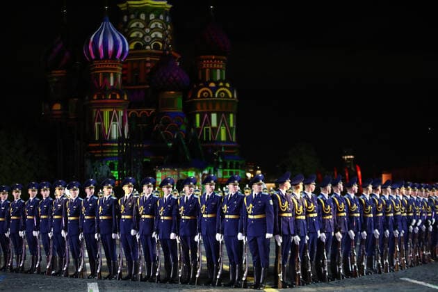 MOSCOW, RUSSIA â€“ SEPEMBER 5, 2021: The Honor Guard and Band of the Belarus Armed Forces perform at the closing of the 2021 Spasskaya Tower International Military Music Festival in Moscow s Red Square. Sergei Karpukhin TASS  TS10F3DF